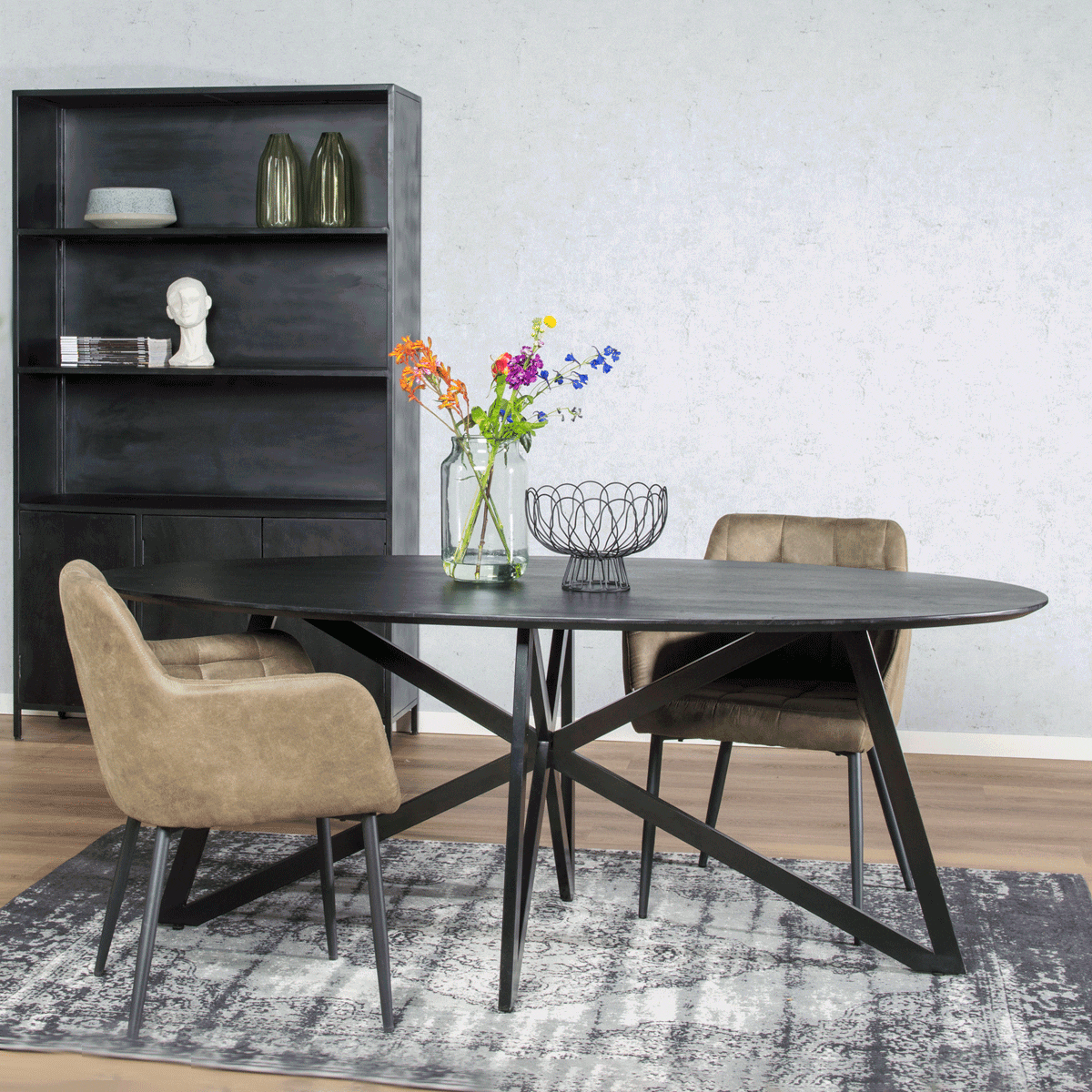 Livingfurn Ovale Eettafel 'Oslo' Mangohout en staal, kleur Zwart, 200 x 100cm