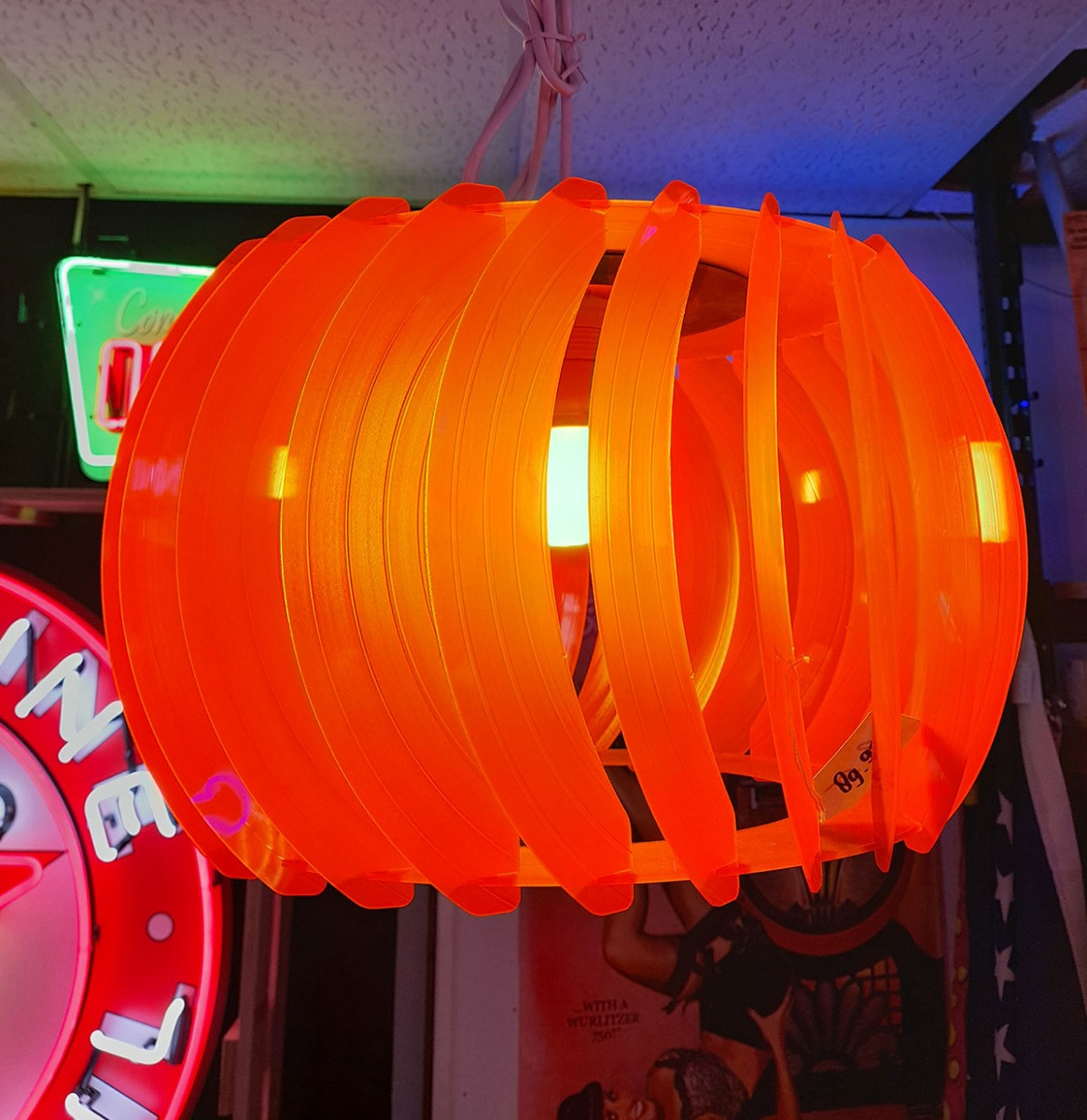 Oranje Hanglamp gemaakt van Gerecyclede Vinylplaten