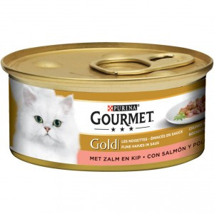 Gourmet Gold Fijne Hapjes in saus met zalm en kip natvoer kat (85 g) 2 trays (48 x 85 g)