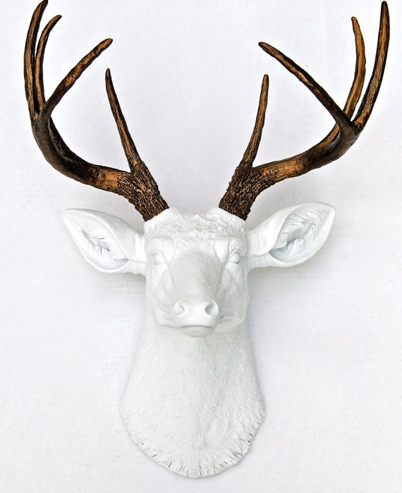 Голова оленя - Белая с бронзовыми рогами