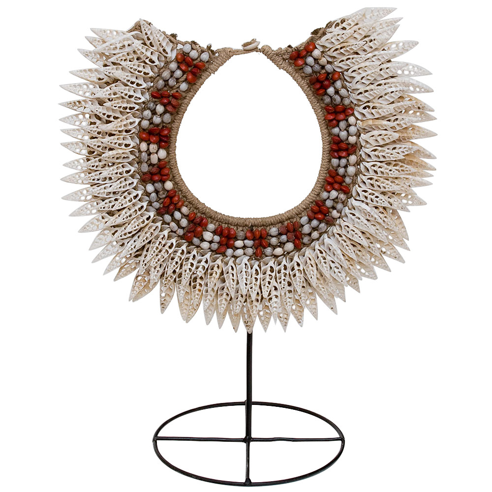 Этническое ожерелье из ракушек на подставке Ethnic Necklace Sharp Lacy Shells