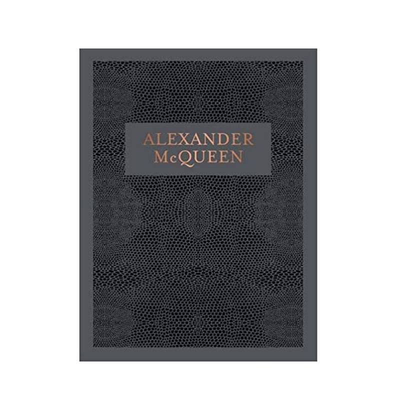 Книга ALEXANDER MCQUEEN book