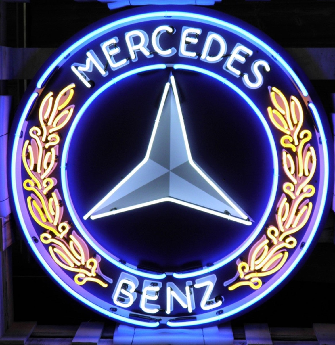 Mercedes-Benz Logo Neon Verlichting XL 100 x 100 cm