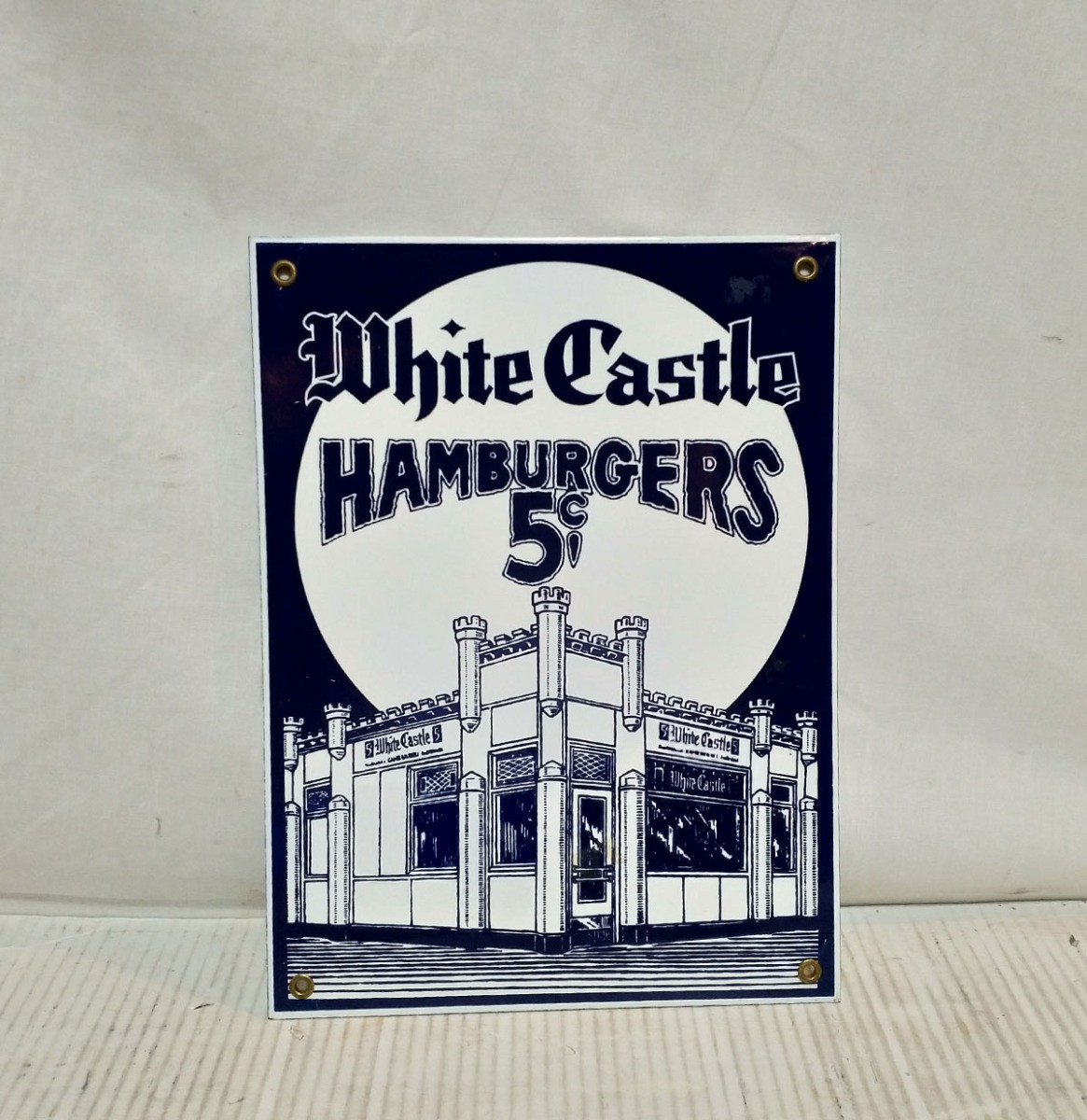 White Castle Emaille Bord