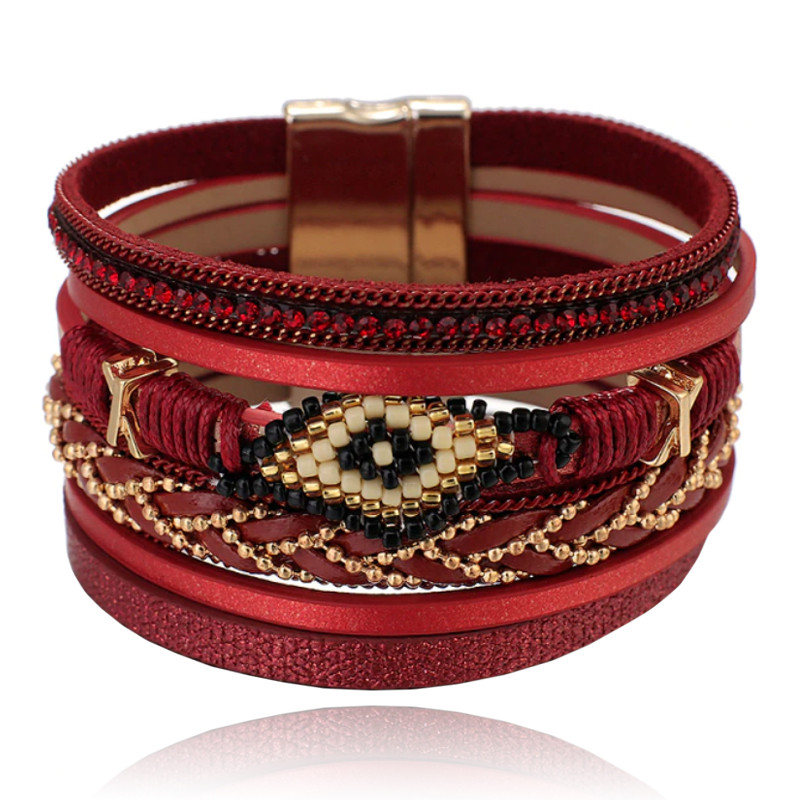 Rode dames armband met kristal en goudkleurige details