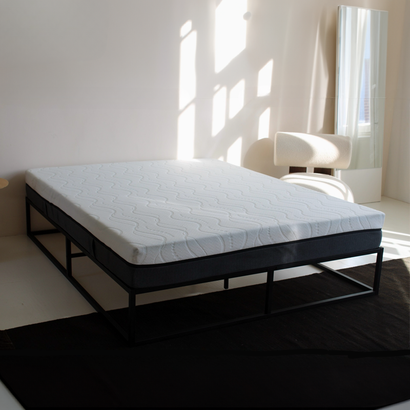 2-Persoons Luxe Metalen Bedframe - Zwart 160x200 cm - - Inclusief Topper - Dekbed-Discounter.nl