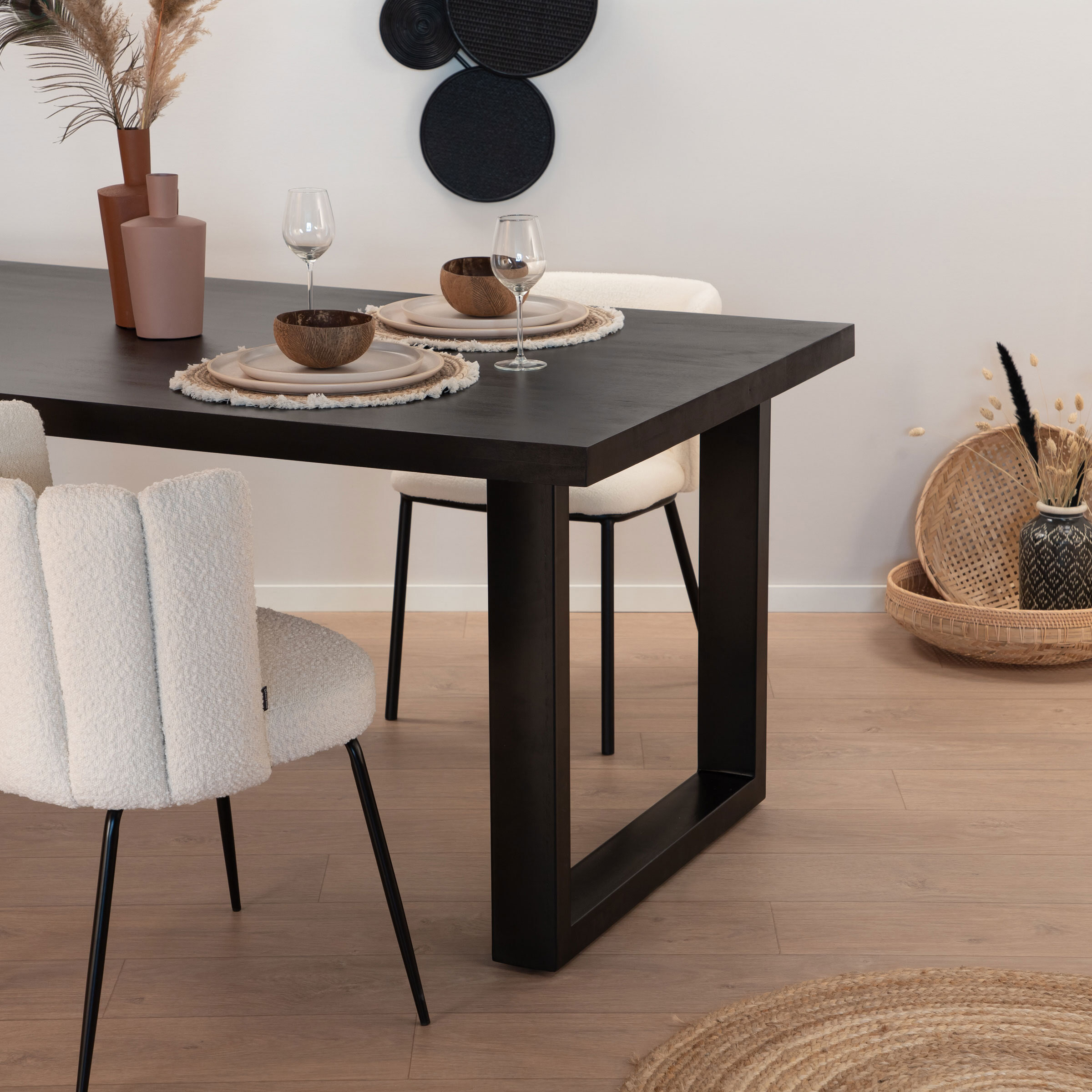 Livingfurn Eettafel Kala Mangohout - zwart