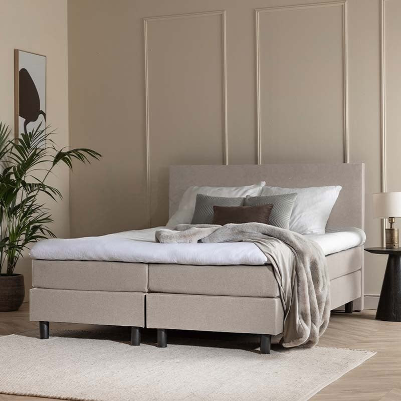 2-Persoons Boxspring Julia Comfort - Beige 140x210 cm - Pocketvering - Inclusief Topper - Dekbed-Discounter.nl