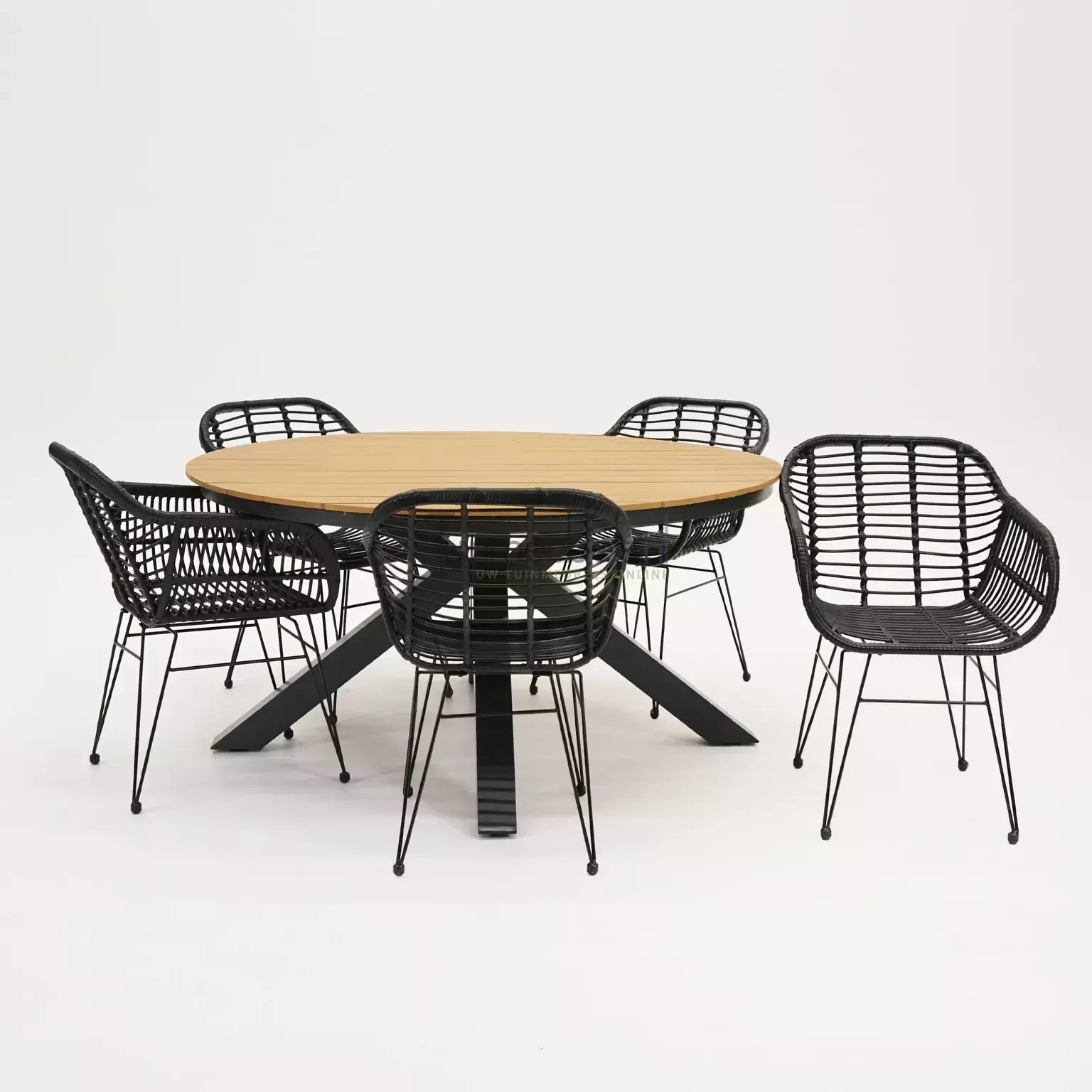 Tuinstoel Moda zwart met Arezzo tafel 150 cm rond