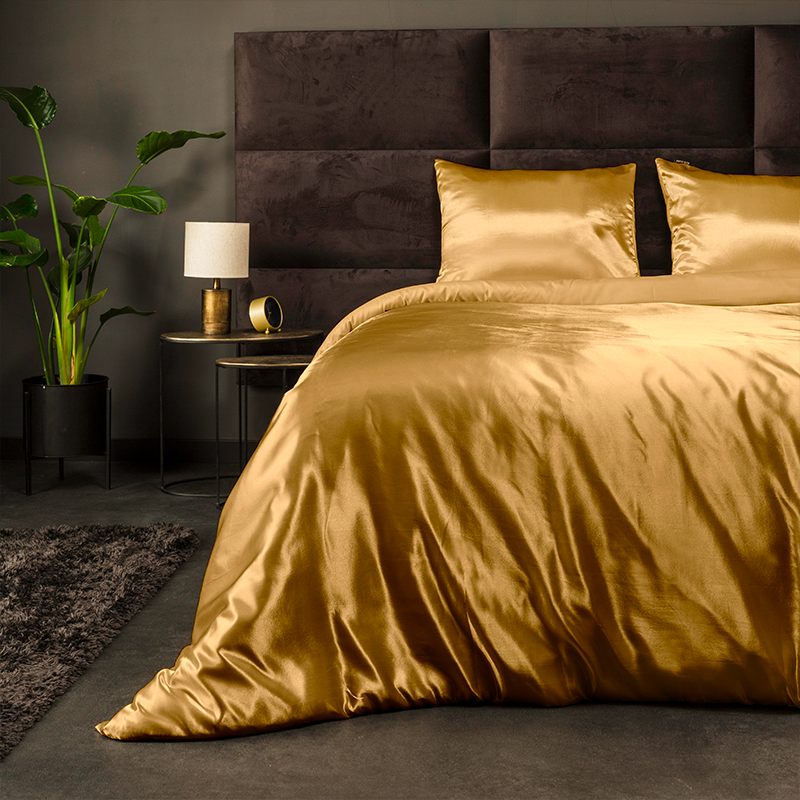 Dekbedovertrek Silk Satin - Lits-Jumeaux (240x220 cm) - Goud Microvezel - Dessin: Effen - Fresh and Co - Dekbed-Discounter.nl