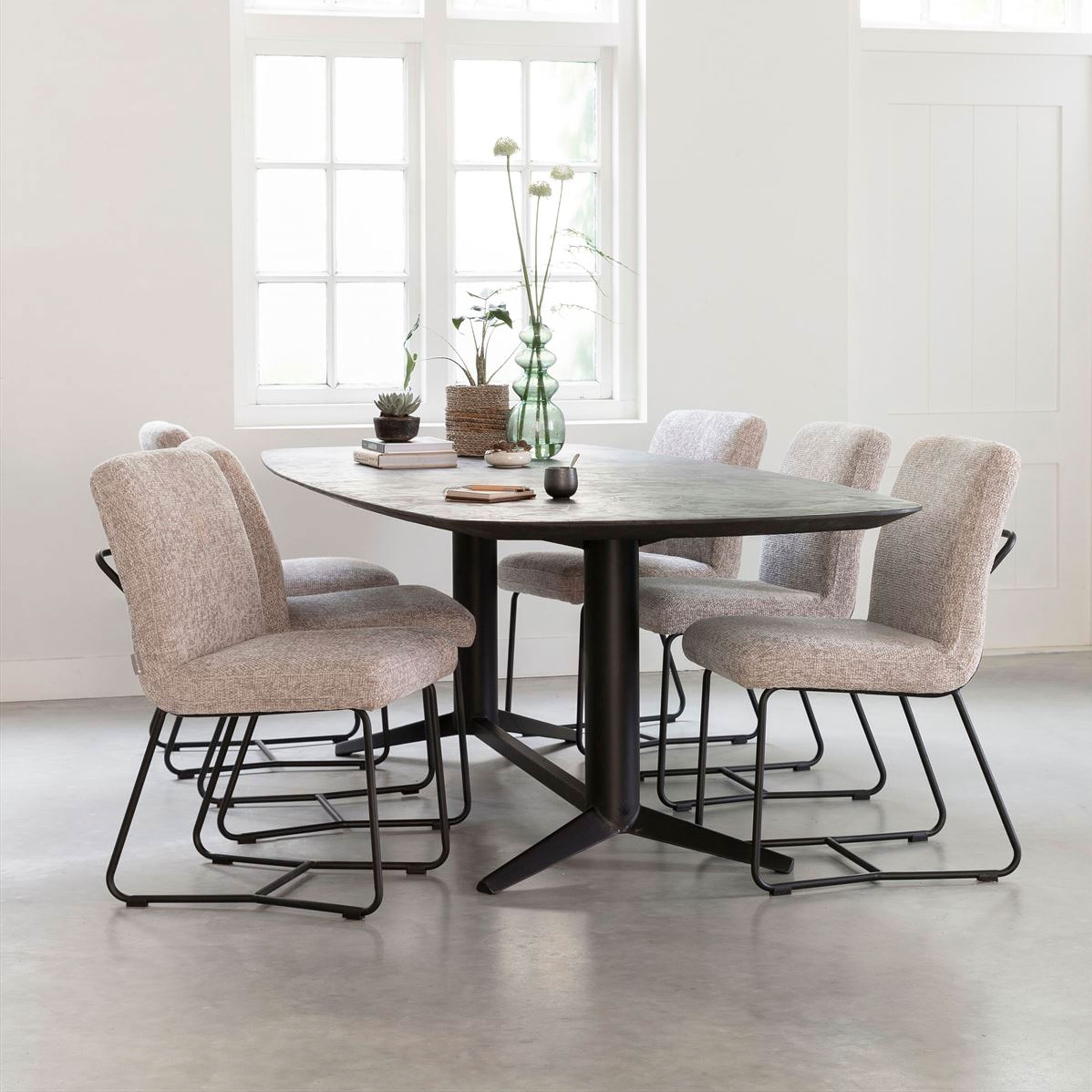 DTP Home Eettafel Soho Deens ovaal, Betonlook - Zwart