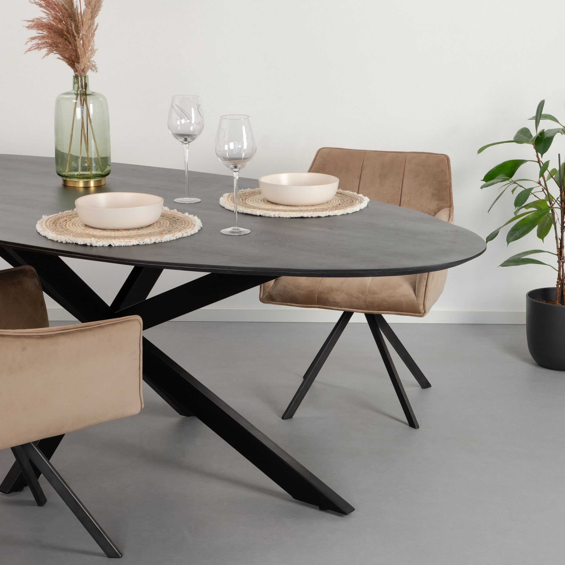 Livingfurn Ovale Eettafel Oslo Mangohout en staal - Zwart, 160 x 90cm - Ovaal